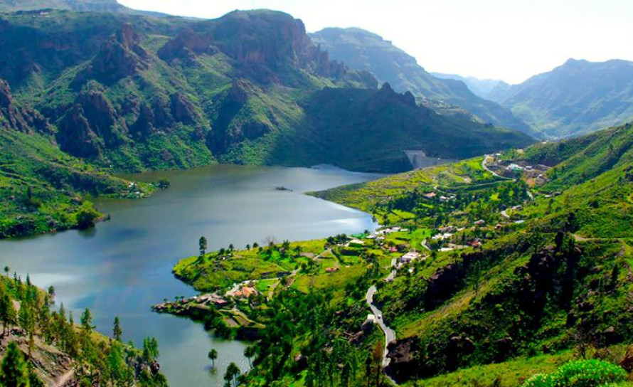Sentier Randonnée English  : (D/A) Sortir Du Parking Face À La Chapelle Et Prendre À Gauche La Route D417 En Direction De Munster.