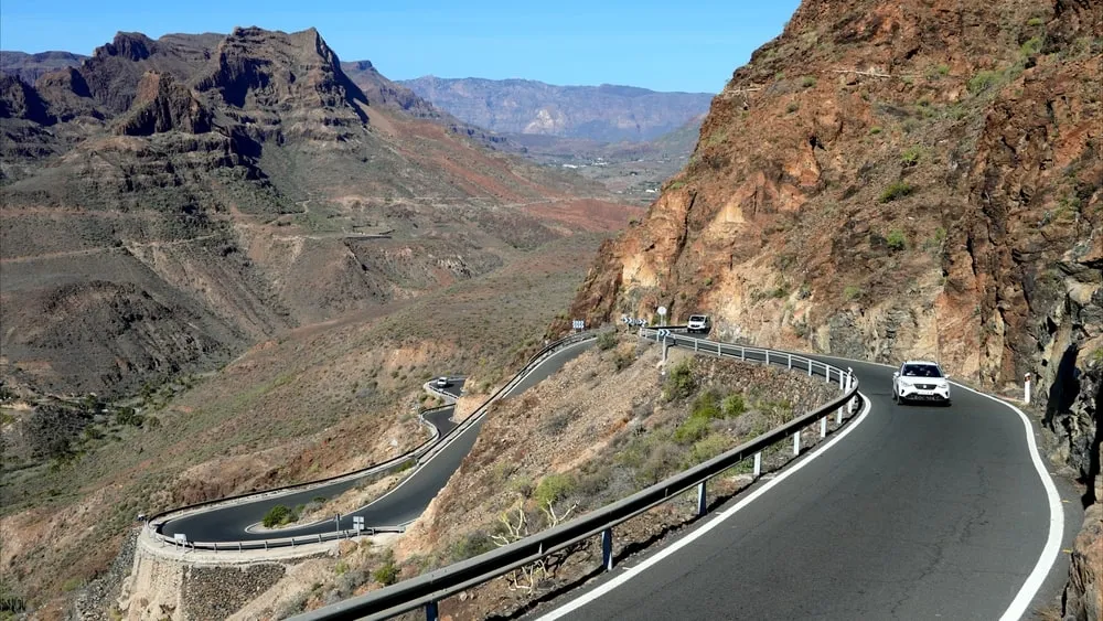 carretera en un barranco en el sur de gran canaria